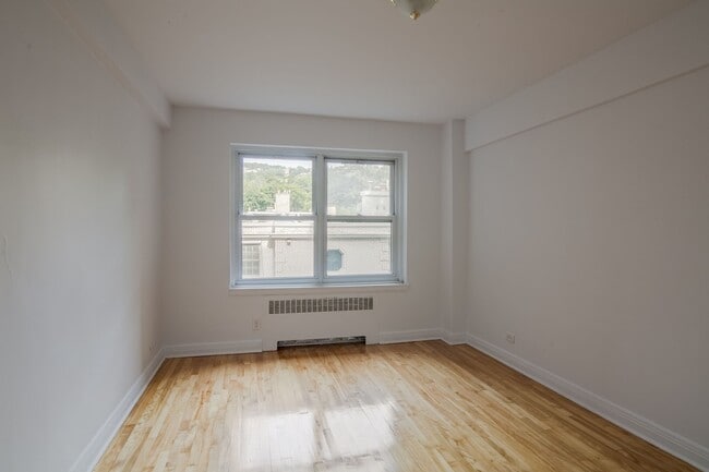Photo du bâtiment - 10 Av. Rosemount