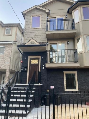 Primary Photo - 38 Evergreen Ave