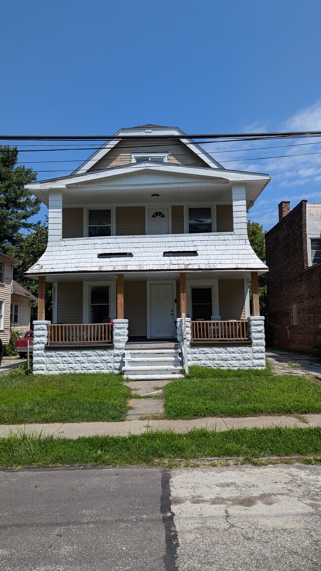 Building Photo - 10809 Reno Ave
