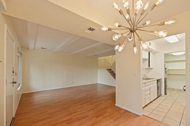 Foto del edificio - $1,645.95, 2 bed, 1.5 bath, located in Lakewood with Washer and Dryer