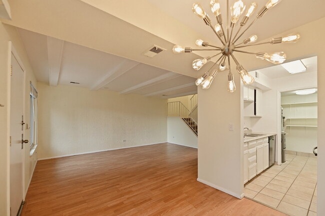 Building Photo - $1,645.95, 2 bed, 1.5 bath, located in Lakewood with Washer and Dryer