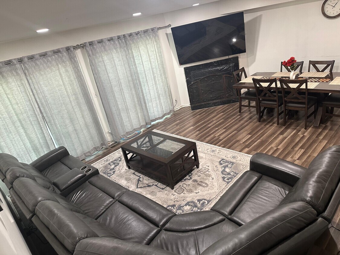 Foto principal - 1234 Churchill Ct