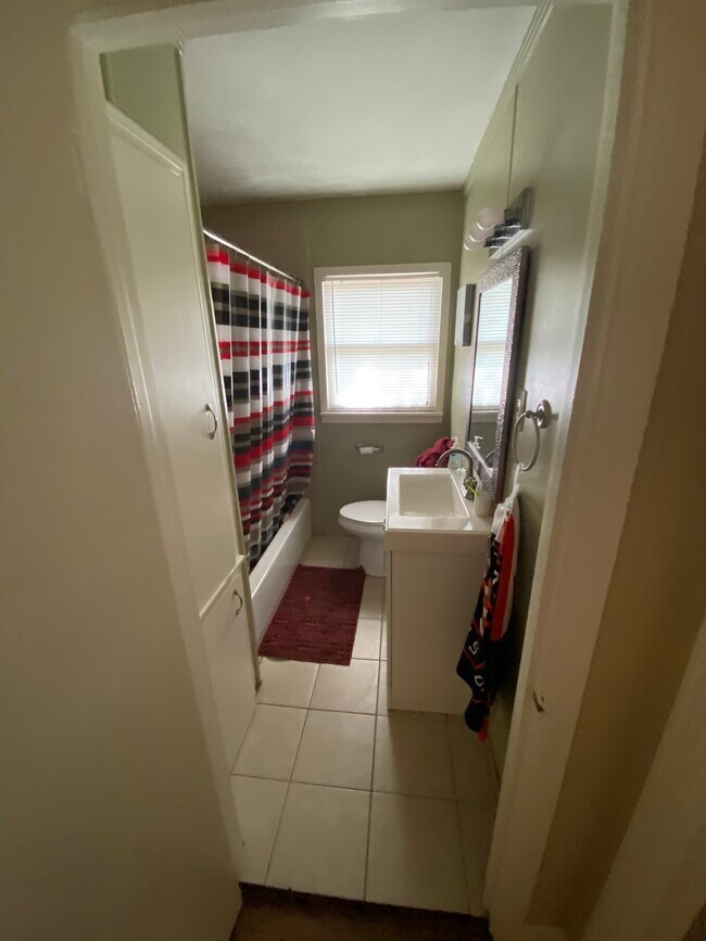 Foto del edificio - 318 Moore St