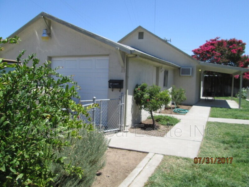 227 1/2 W North St, Manteca, CA 95336 House Rental in Manteca, CA