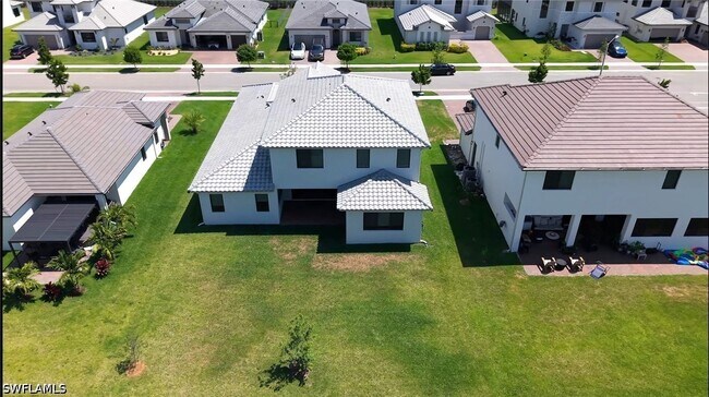 Foto del edificio - 5243 Nevola Ave