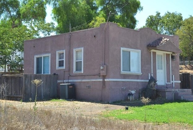 Building Photo - 22116 Bay Ave