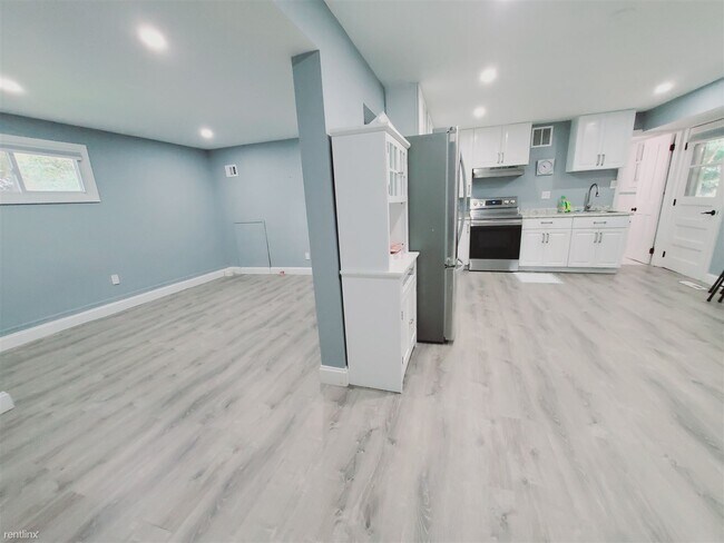 Foto del edificio - 1 br, 1 bath Condo - 100 Buckingham Dr Unit 1