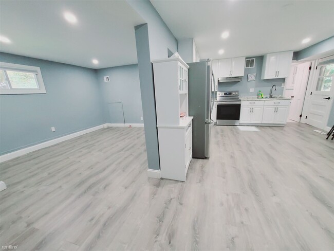 Building Photo - 1 br, 1 bath Condo - 100 Buckingham Dr Unit 1