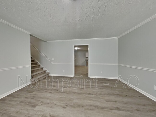 Building Photo - 511 Brentwood Blvd
