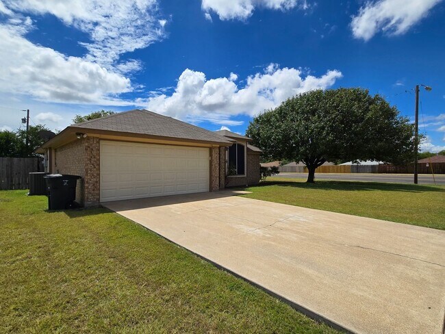 Foto del edificio - COMING SOON!