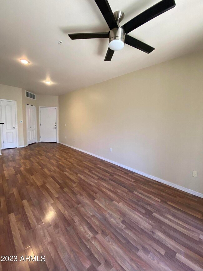 Foto del edificio - 1701 E Colter St