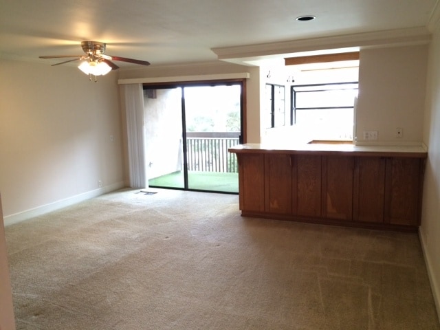 Building Photo - 8860 Villa La Jolla Dr