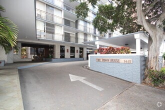 Building Photo - 1415 Victoria St
