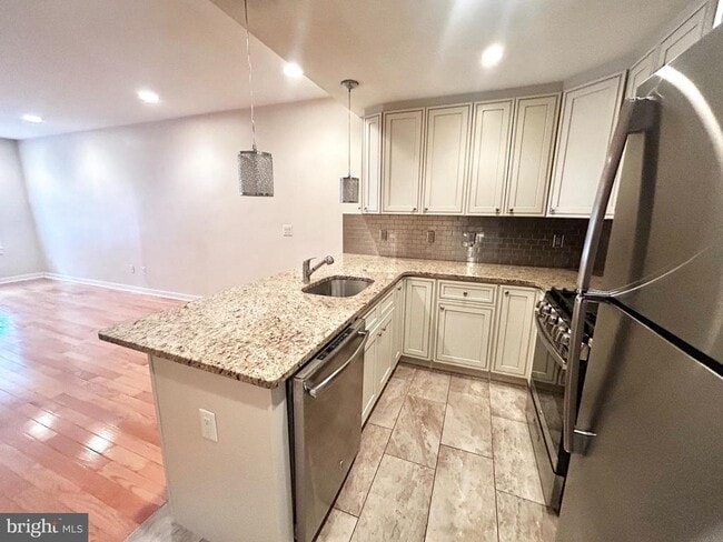 Building Photo - 1269 N Dover St