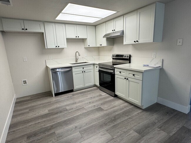 Foto del edificio - 5204-5206 Karm Way