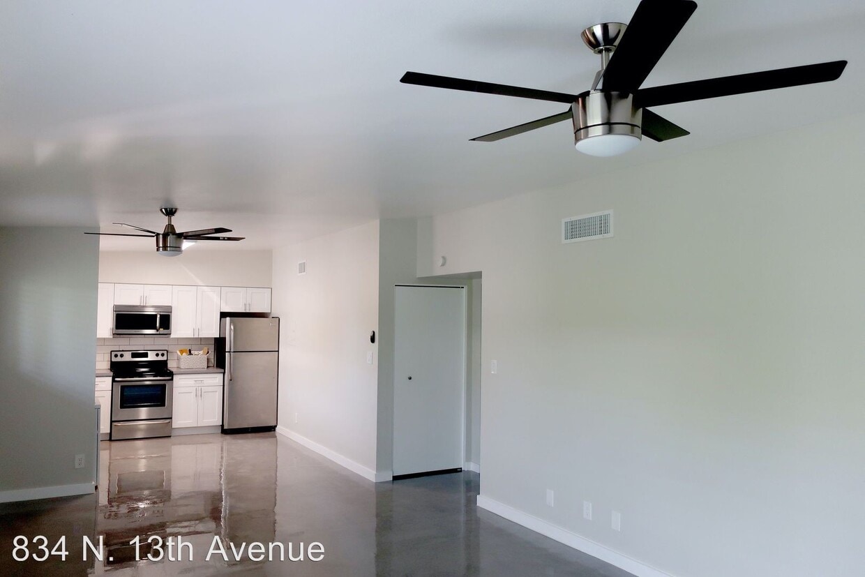 Building Photo - 834 N 13th Ave