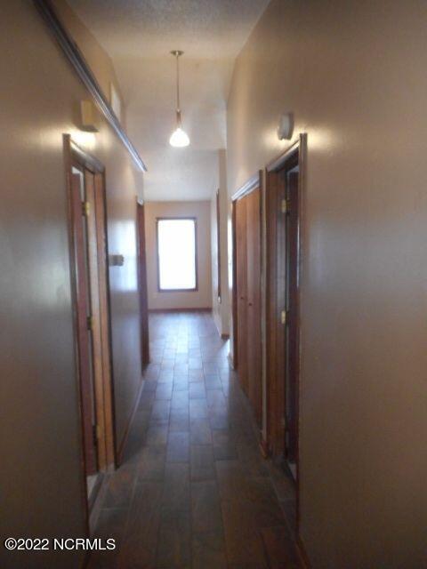 Building Photo - 723 Pinewood Dr