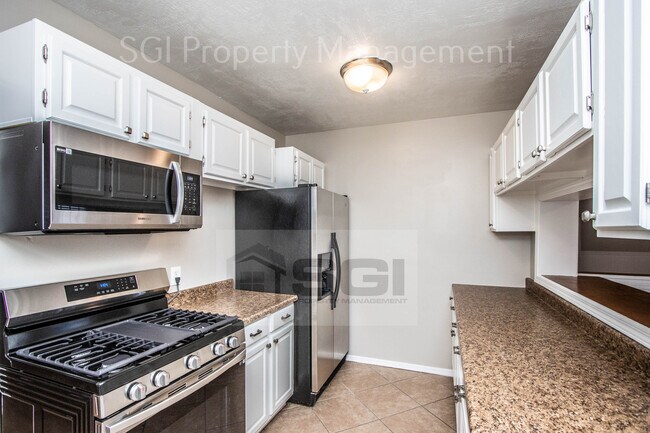 Foto del edificio - 309 W 9th St