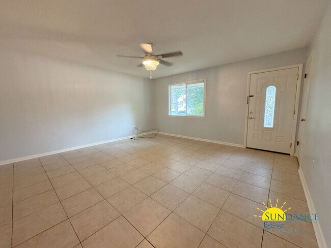 Foto del edificio - Nice 2 Bedroom Home in Shalimar