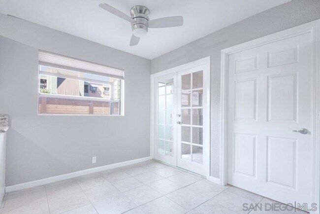 dining area - 3140 Midway Dr