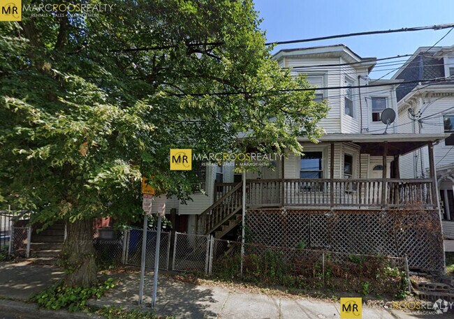 Building Photo - 7 Austin St