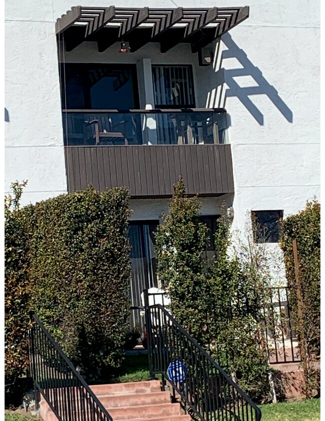 Building Photo - 2176 Reed Ave