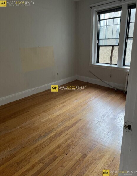 Building Photo - 300 Chestnut Ave