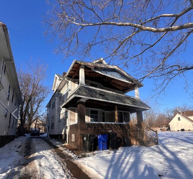 Foto del edificio - 9509 Parkview Ave