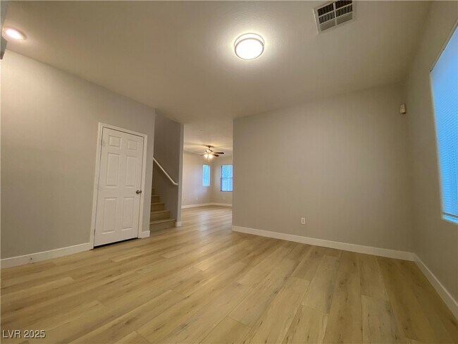 Foto del edificio - 8150 Moonlight Meadows St