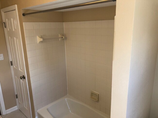 Building Photo - 3417 S 84th St