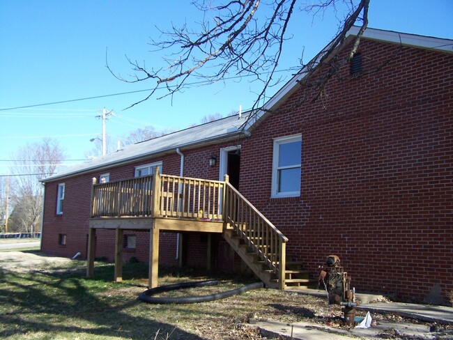 Building Photo - 5213 Pleasant Ridge Rd