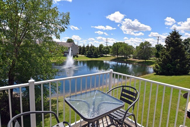 Foto del edificio - 3-Bedroom, 2-Bath, 2-Car Garage Condo, Ste...