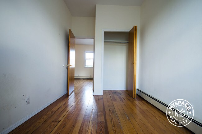 Building Photo - 441 Metropolitan Ave
