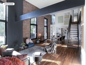 Building Photo - 533 Leonard St