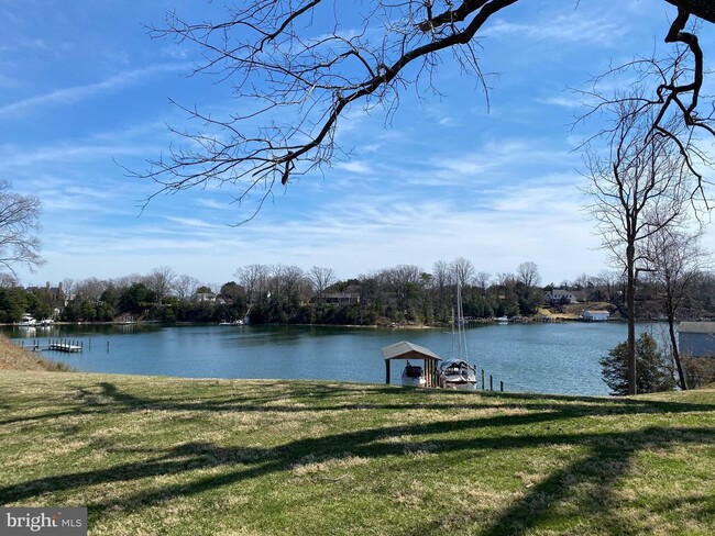 Foto del edificio - 46138 River Hill Rd