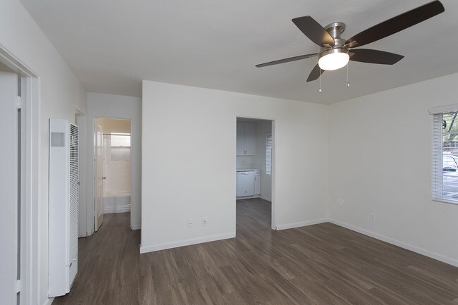 Foto del edificio - Pacific Beach: 2 Bedroom in Ideal Location...