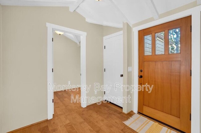 Building Photo - 2 Monte Verde St