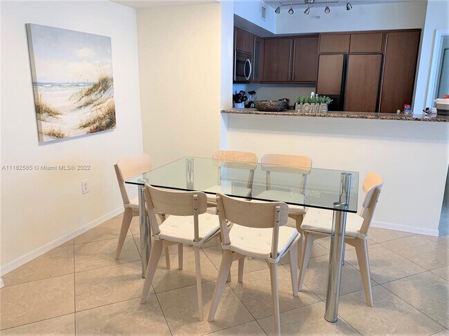 Foto del edificio - 2080 S Ocean Dr