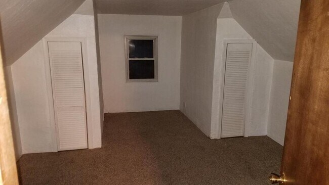Foto del edificio - 133 Fairlawn Ave #2
