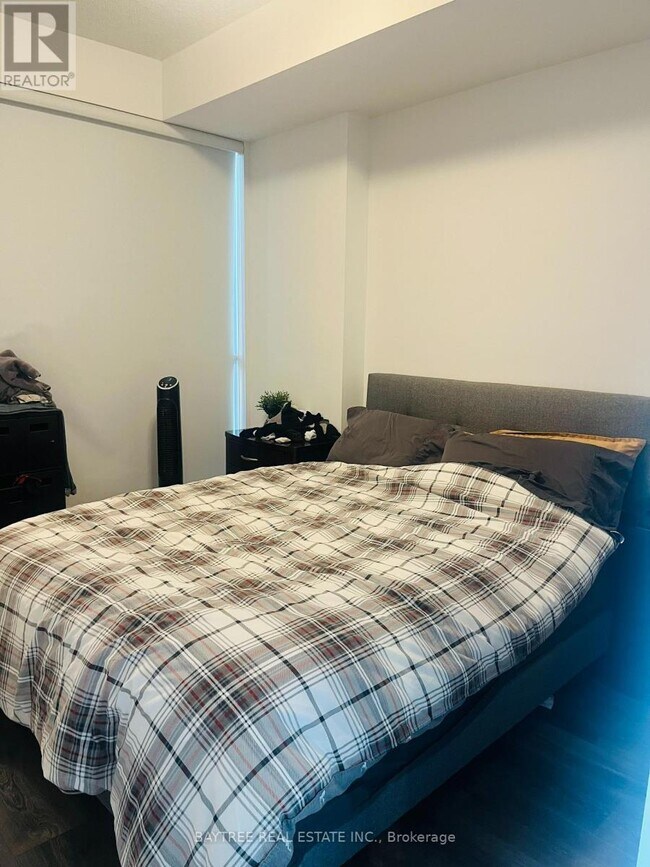 Building Photo - 87 Peter St