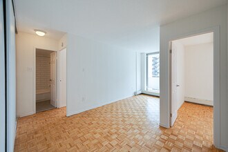 Building Photo - 80 Cosburn Avenue