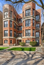 Building Photo - 7518 N Eastlake Terrace
