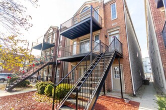 Building Photo - 7254 S Bennett Ave