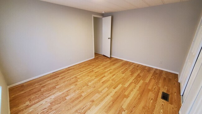 Building Photo - 14001 I H 27