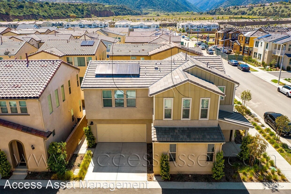 4 br, 3 bath House - 4165 Powell Way #102 - 4 br, 3 bath House - 4165 Powell Way  #102