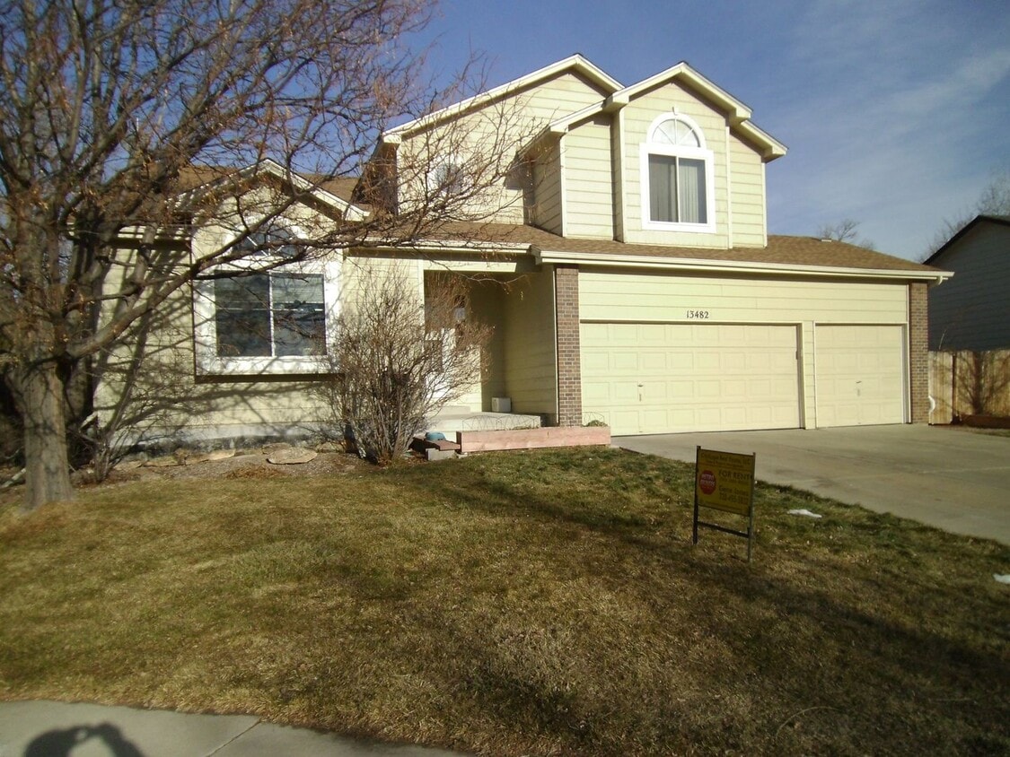 Gorgeous 3 bedroom Broomfield home. - Gorgeous 3 bedroom Broomfield home.