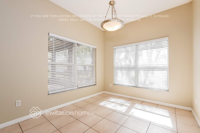 Foto del edificio - 1458 Stoneywood Way