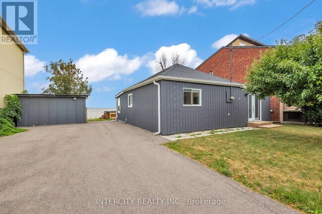 Photo du bâtiment - 24 Trillium Ave