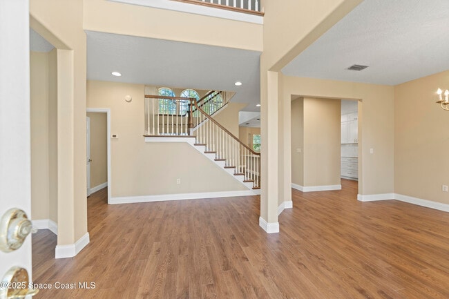 Foto del edificio - 500 Hidden Hollow Dr