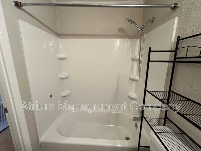 Foto del edificio - 2406 Mayer St